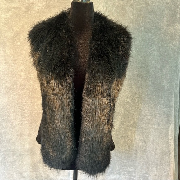 Love Token Women’s Faux Fur Yarn Wool Blend Black Vest Size Small - Picture 1 of 6